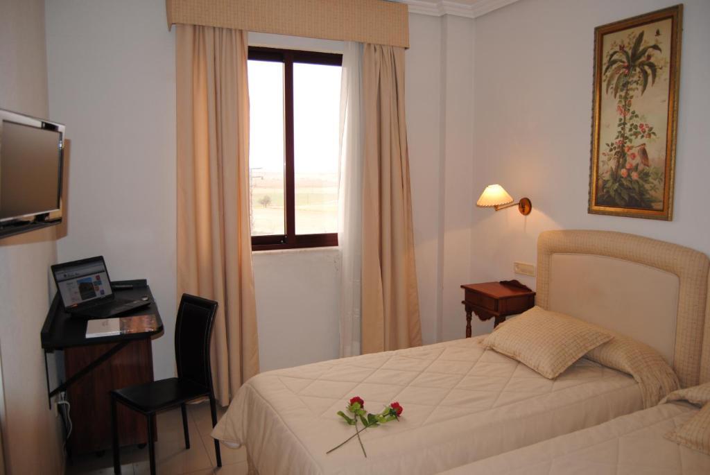 Cristina-Enea Hotel Valdeganga Bilik gambar